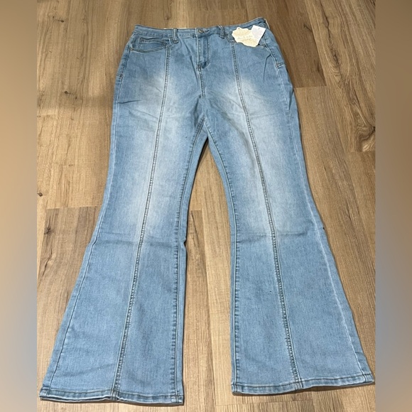 Altar’d State High Rise Flare Leg Jeans women’s Size 29 / 9 NWT - Picture 2 of 5